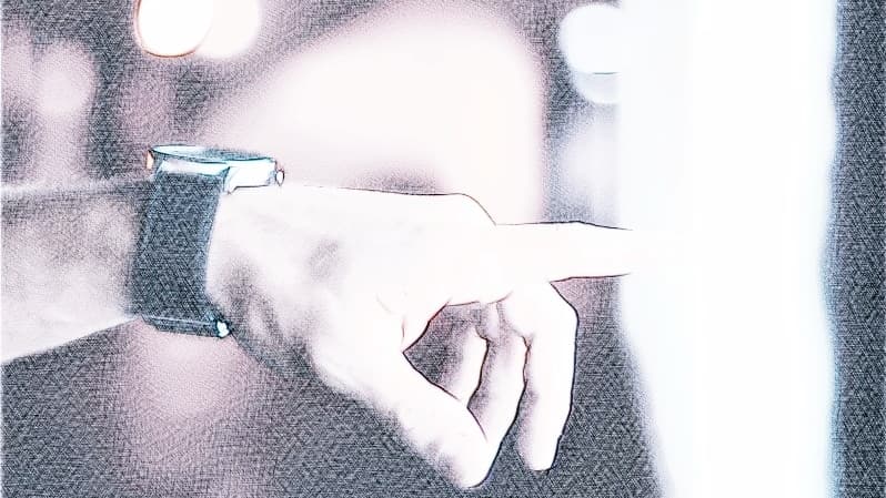 画像検査の結果を指さす先生